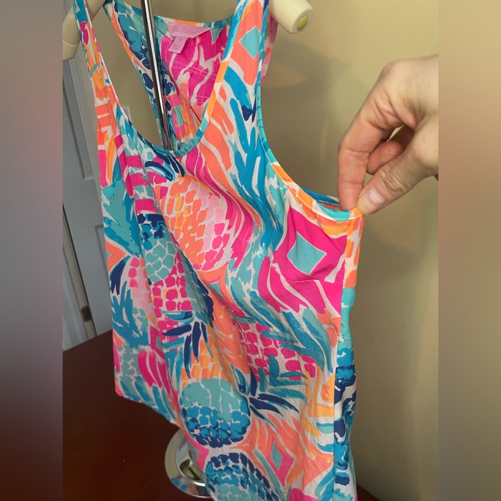 Lilly Pulitzer Women's Medium Alyssa Silk Pineapple Sleeveless Tank - Picture 5 of 7